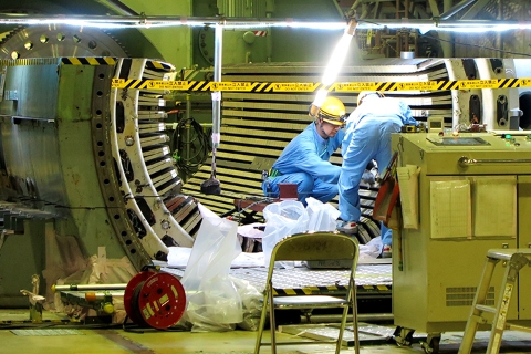 Decommissioning Measures Using a Large Band Saw